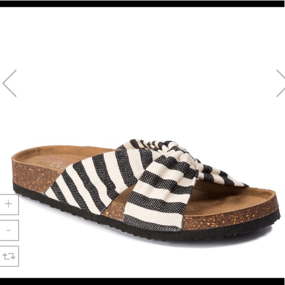WearEver Shoes - Wear Ever Paxton Slide Sandals size 8